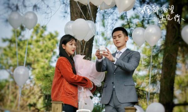 奚梦瑶硬照气场全开，亮闪“黑珍珠”身材比例一绝，高级感拉满